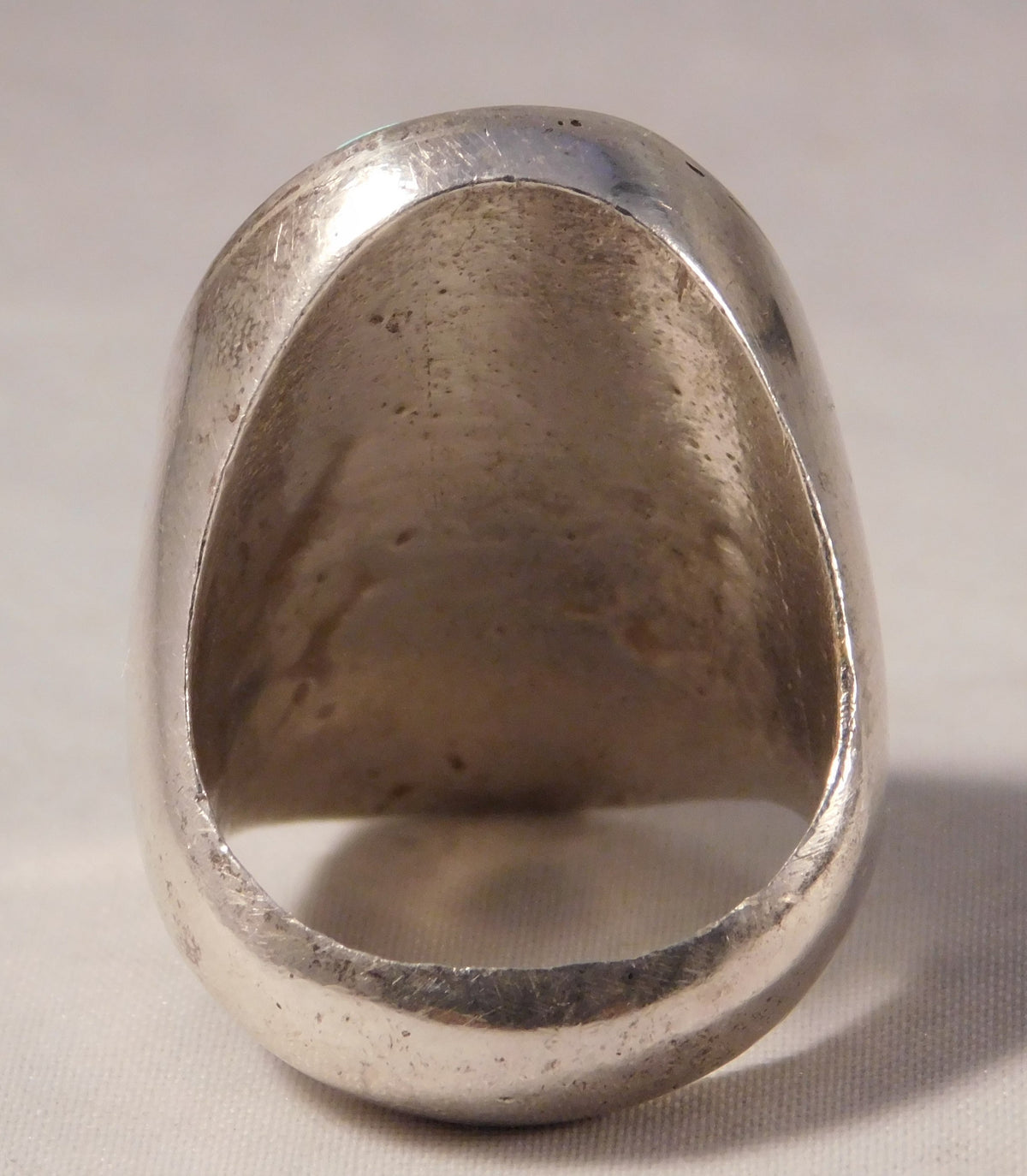 Dark Gray Zuni Mother of Pearl and Turquoise .925 Sterling Silver Large Heavy Mens Ring Size 10.25