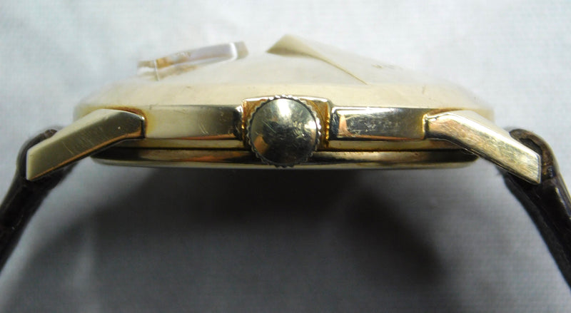 Light Gray Lord Elgin Chevron Jump Hour Direct Read Vintage 1950's Mens Watch....31mm