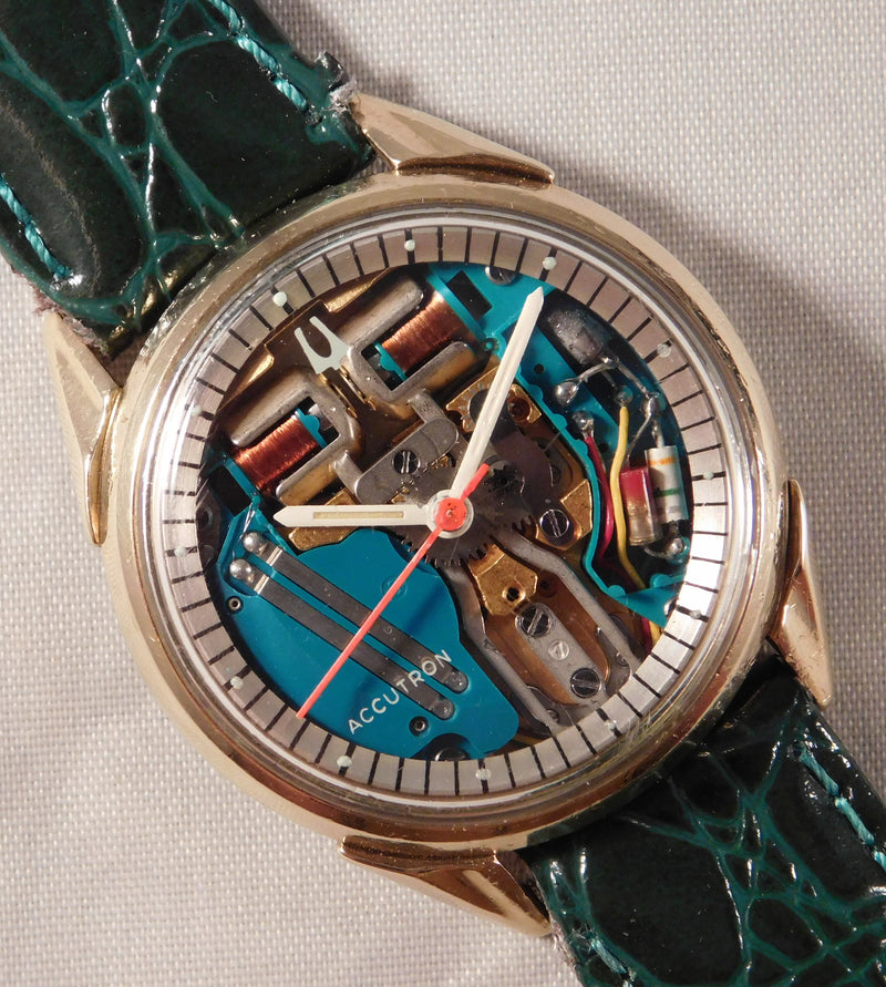Smiths - W10 - British Army Issued Military Wristwatch - Issued 1969** –  Vintage Watch Specialist