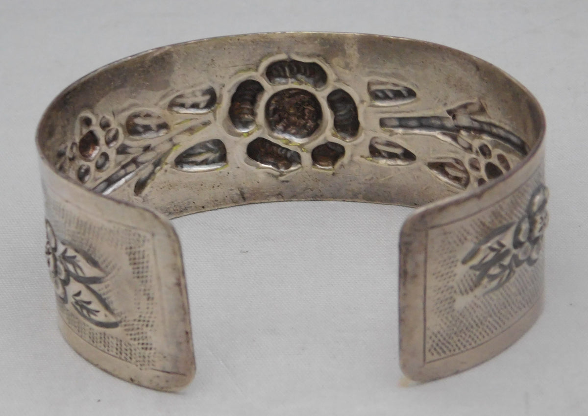 Dark Gray Large Stunning Sterling Silver Mexico Flower Repousse Cuff Bracelet...7.5" Wrist