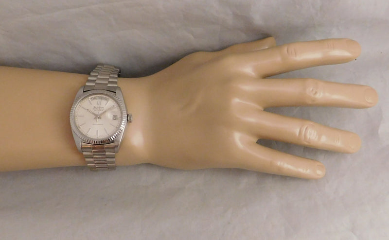 Rosy Brown Bulova Super Seville Day & Date SS All Original Swiss Automatic Mens Watch....36mm