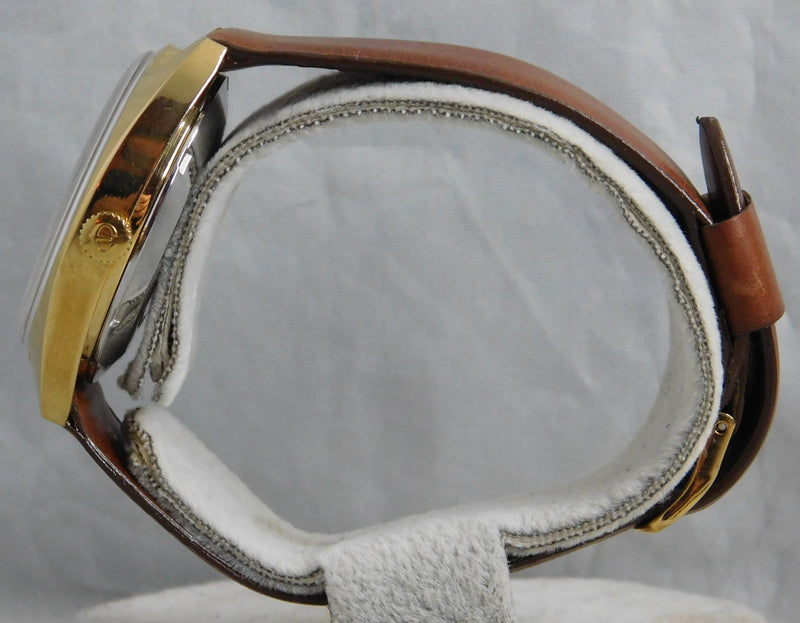 Dark Gray Elgin Classic Vintage 1960s Swiss 25 Jewel Automatic GP Mens Watch....34mm