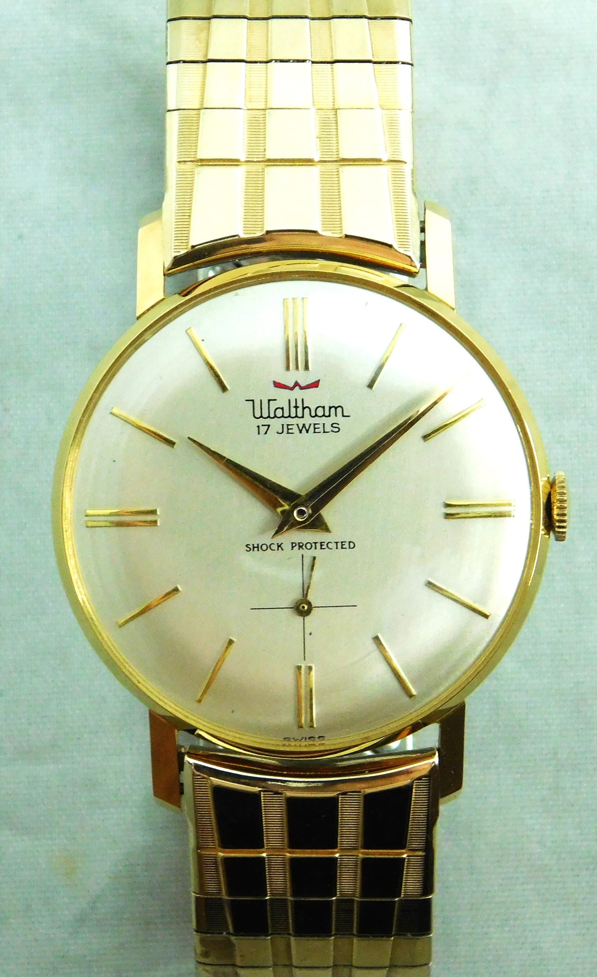 Gray Waltham Ultra-Slim 7mm Thick Swiss Manual Wind Vintage 1960's Mens Watch  33mm
