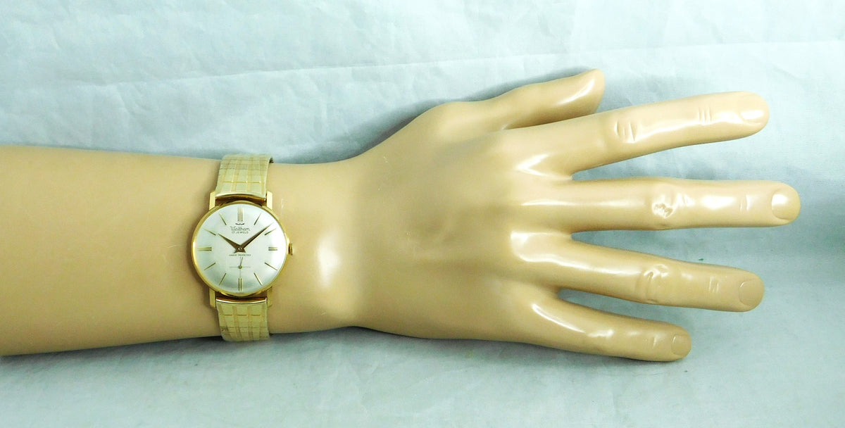 Alice Blue Waltham Ultra-Slim 7mm Thick Swiss Manual Wind Vintage 1960's Mens Watch  33mm