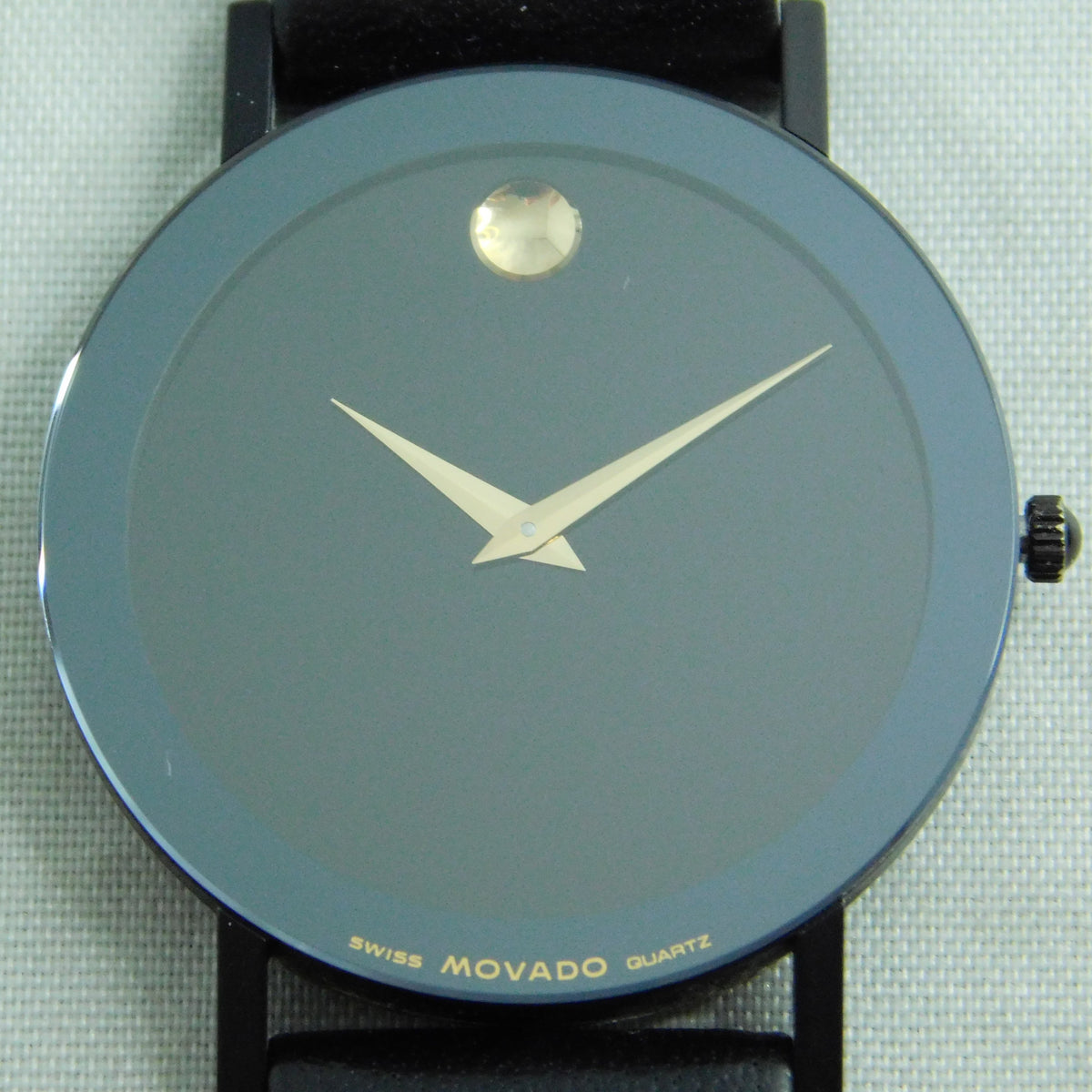 Slate Gray Movado Museum Ultra-Thin 87.40.882N Borderless Sapphire Crystal Mens Watch  31mm