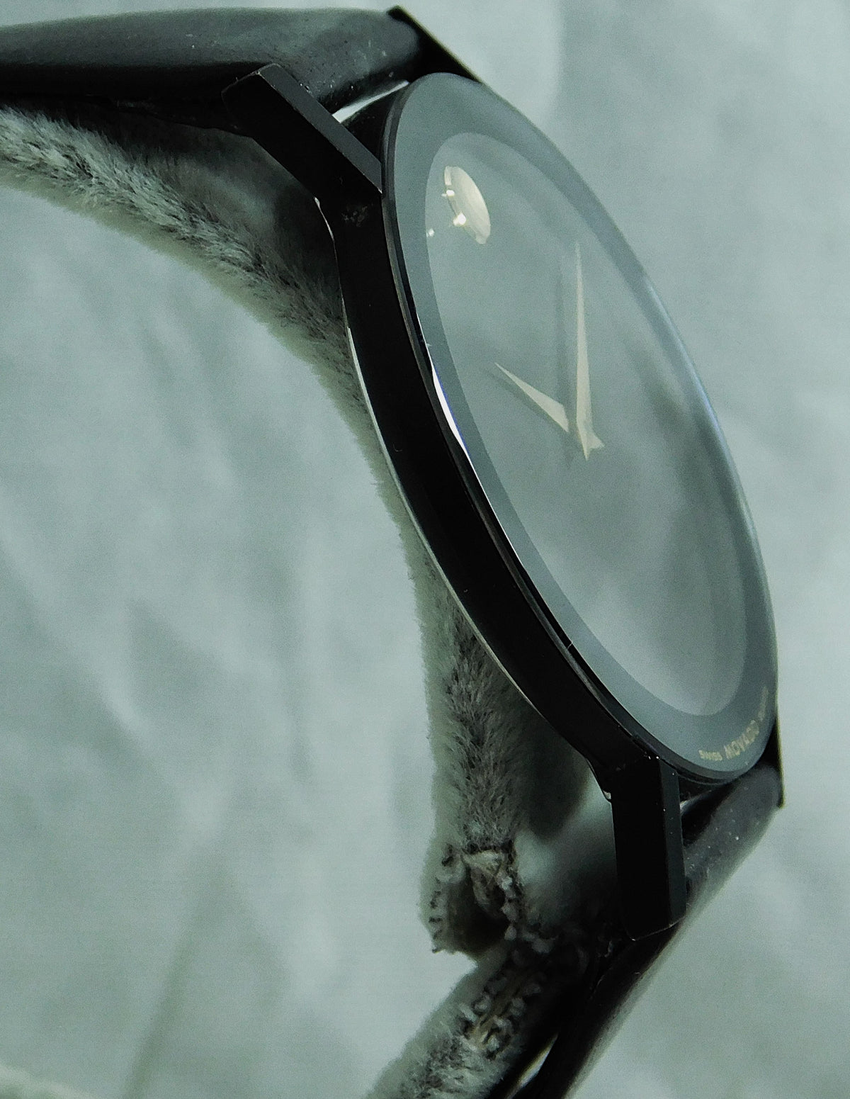 Dark Gray Movado Museum Ultra-Thin 87.40.882N Borderless Sapphire Crystal Mens Watch  31mm