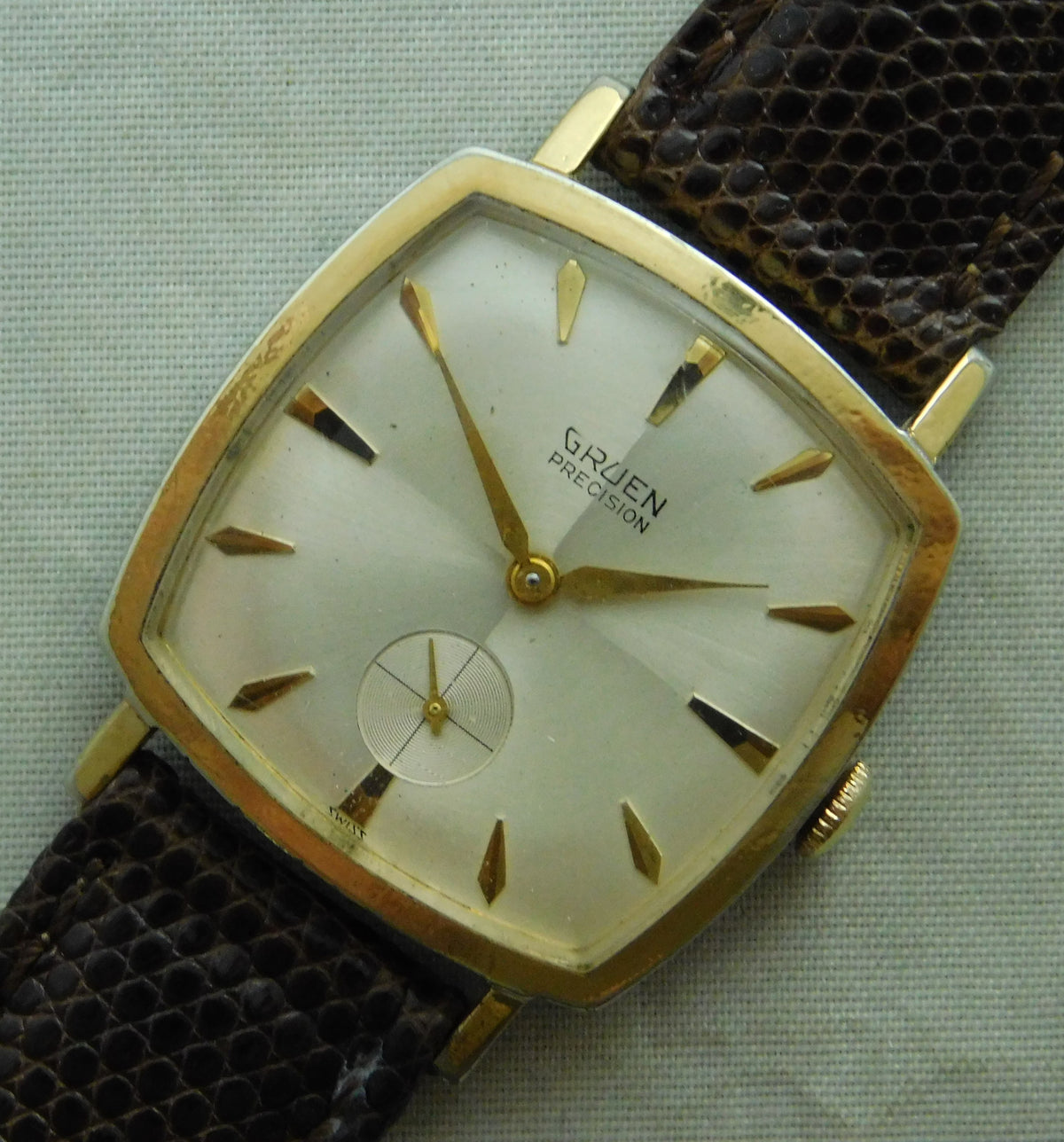 Dark Sea Green Gruen Precision  Swiss 17 Jewels Manual Wind Vintage 1960's Mens Watch   31mm