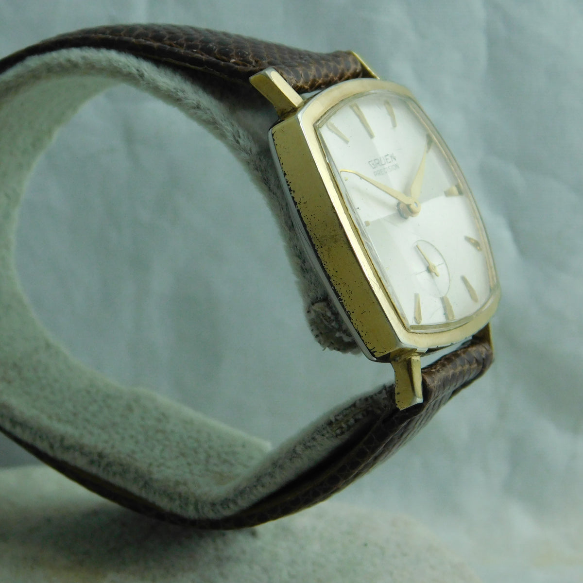 Slate Gray Gruen Precision  Swiss 17 Jewels Manual Wind Vintage 1960's Mens Watch   31mm