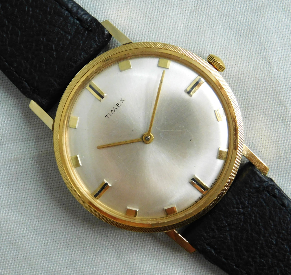 Timex Super Thin Vintage 1968 Manual Wind Silver Sunray Dial Mens Watch   34mm