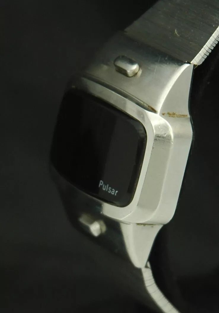 Black Pulsar Time Computer P4 Model 3408 Vintage 1975 SS Mens Dress Watch....33mm