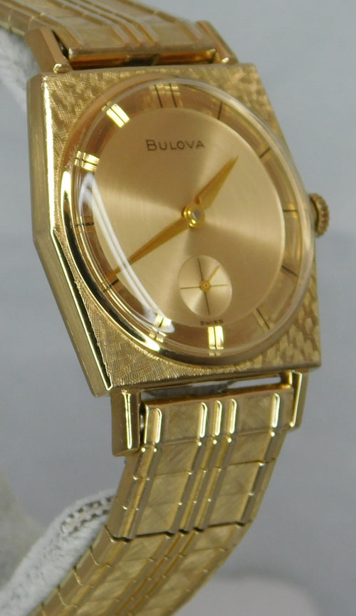 Dim Gray Bulova "All Original" Vintage 1967 Swiss 17 Jewel Movement Mens Watch....28mm