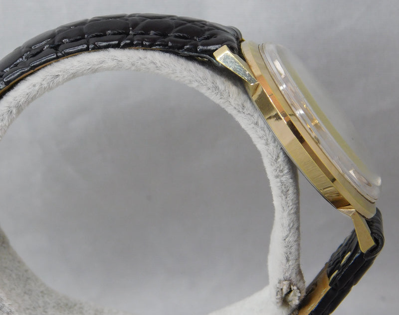 Dark Gray Elgin Vintage 1960's Manual Wind Mens Wristwatch With Original Box....34mm
