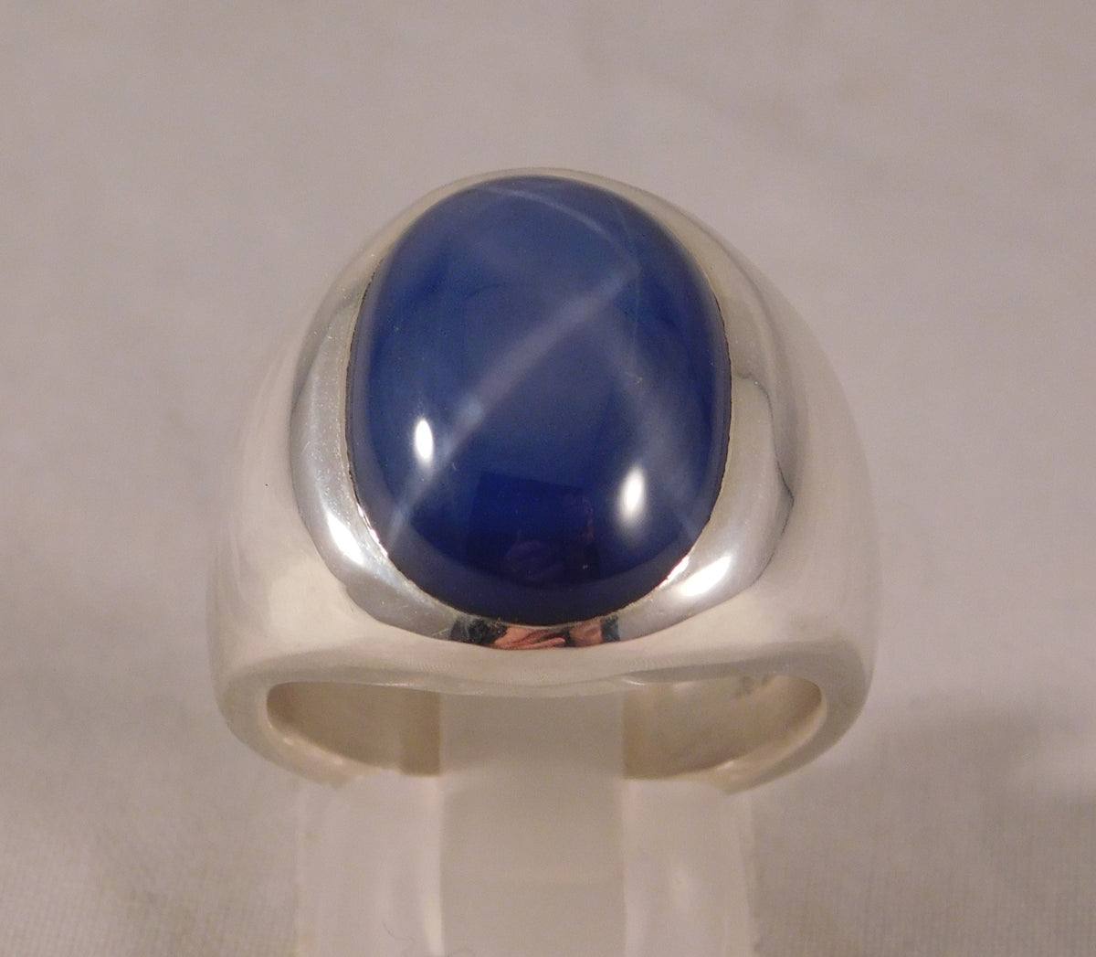 Rosy Brown Linde Blue Star Sapphire 16 Carat .925 Sterling Silver Oval Mens Ring....Size 8