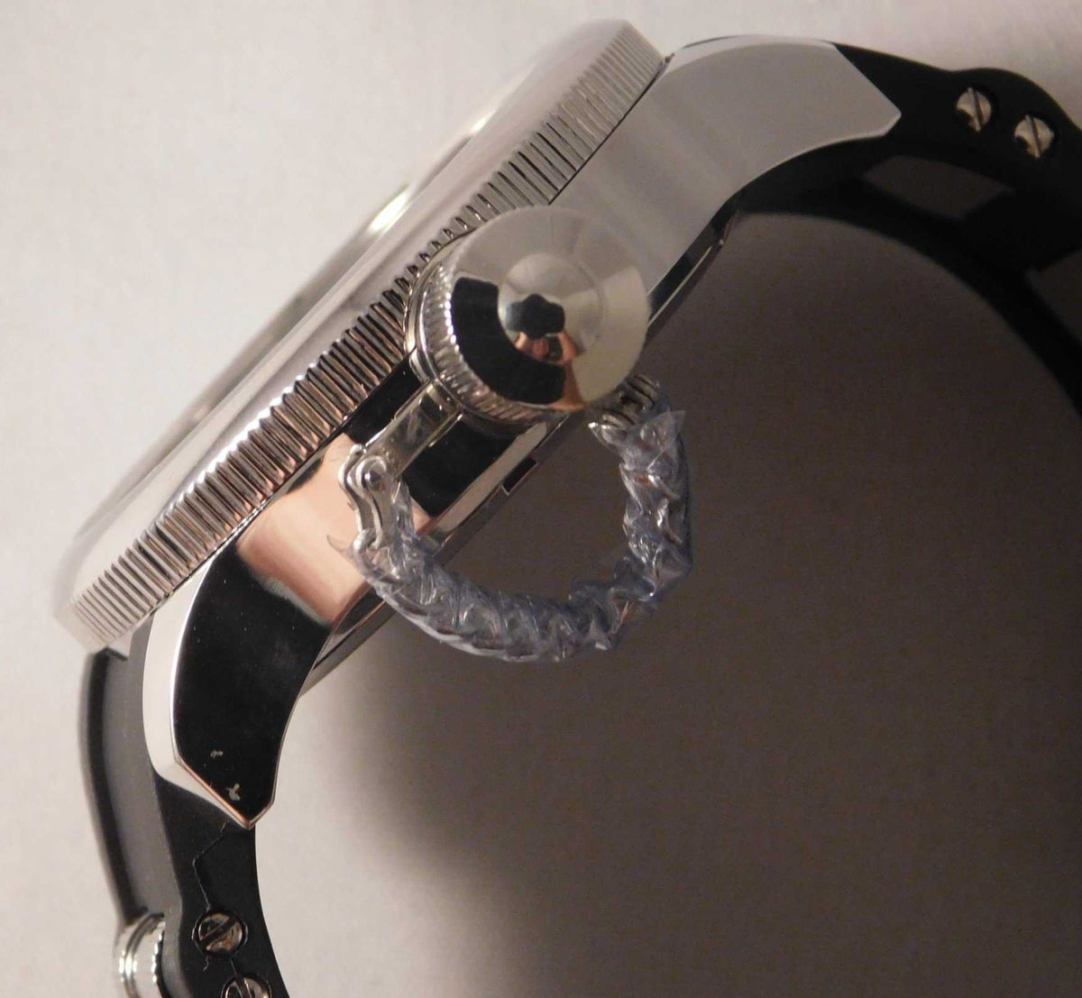 Light Gray Invicta Russian Diver Quartz Oyster Dial Stainless Steel/Silicone Strap....43mm